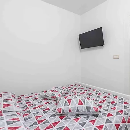 Apartment House Mateo Bubani
