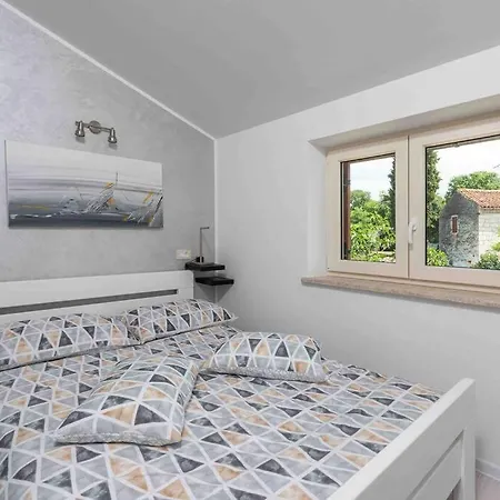 Apartman House Mateo Bubani