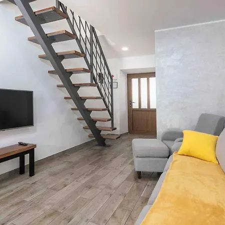 House Mateo Bubani